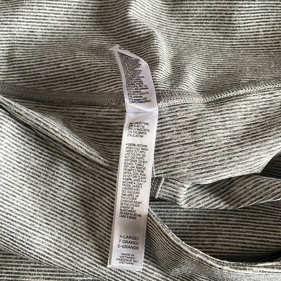 Core 10 Leggings Micro Stripe White Gray Yoga Activewear NWOT - Picture 5 of 5